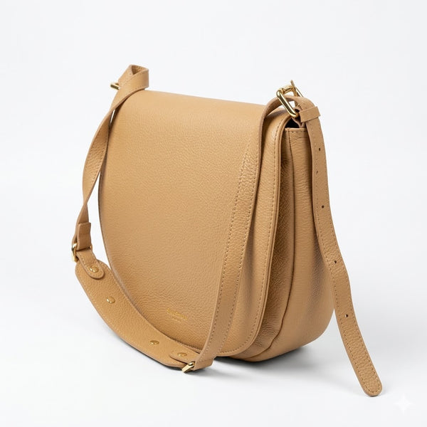 Borsa a tracolla in vera pelle Mbrc modello lettering di colore camel.
