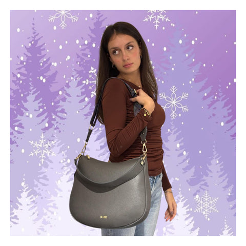 borsa mbrc massimo braccialini in pelle con tracolla di colore grigio.