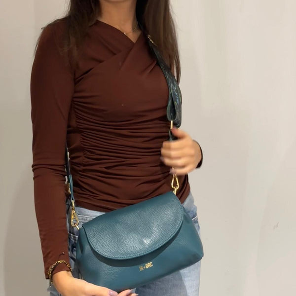 borsa in vera pelle colore ottanio mbrc.