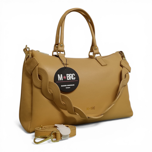 Borsa MBRC Onda H166 in vera pelle Camel. Design sinuoso con dettaglio intrecciato, doppia portabilità e capienza ideale. Eleganza Made in Italy firmata Massimo Braccialini.